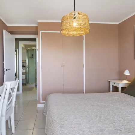 Appartamento With Seaview Terrace And Pool Benalmádena